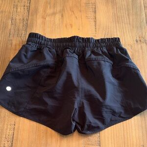 Heynuts Women’s Black Athletic Running Shorts large EUC!
